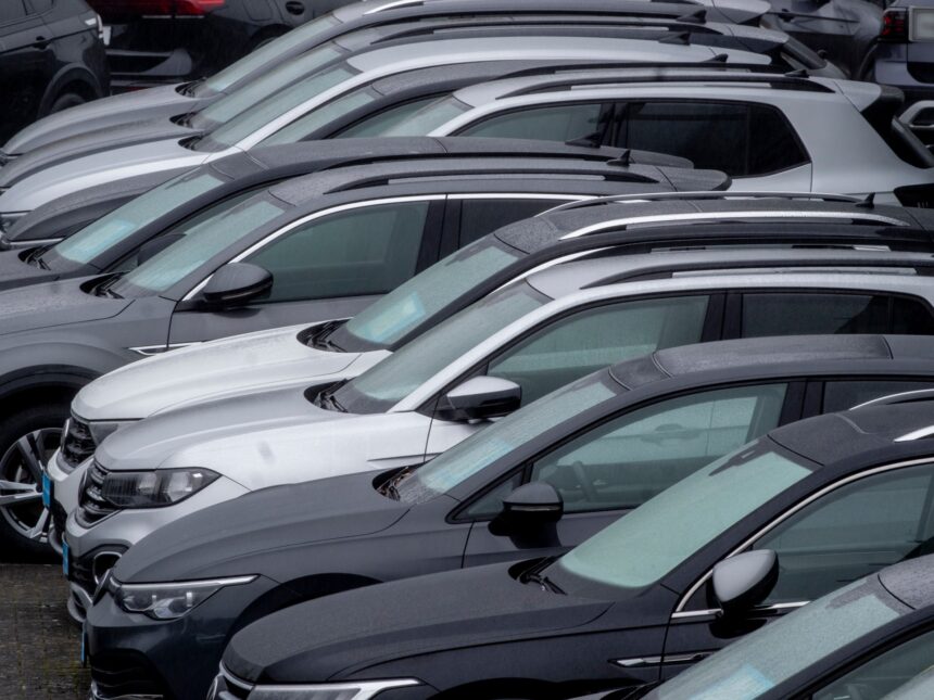 USA: s bilförsäljning långsamt efter tulldrivna köp av ökad övergång

