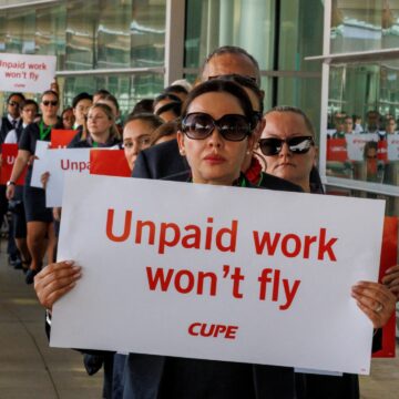 Air Canada Flight DemoStants har kontroversiell löneröstning

