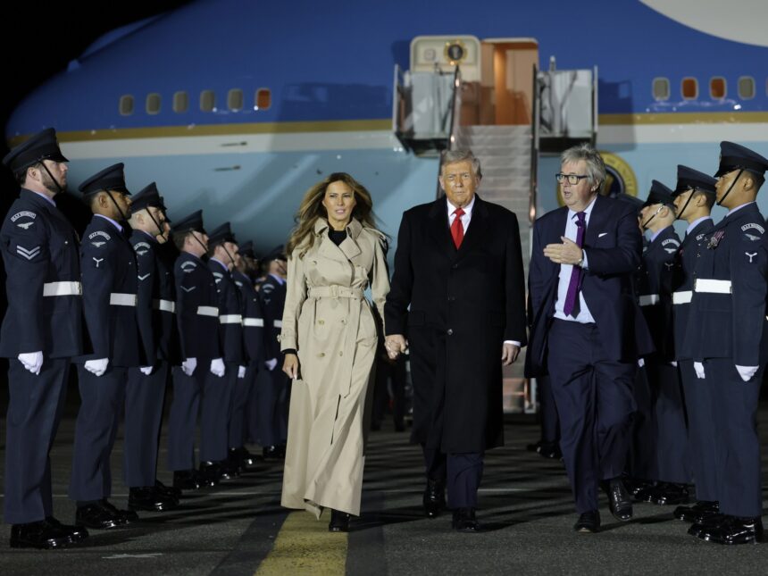 USA: s president Donald Trump anländer till Storbritannien för andra USA: s president Donald Trump anländer till Storbritannien för andra statliga besök