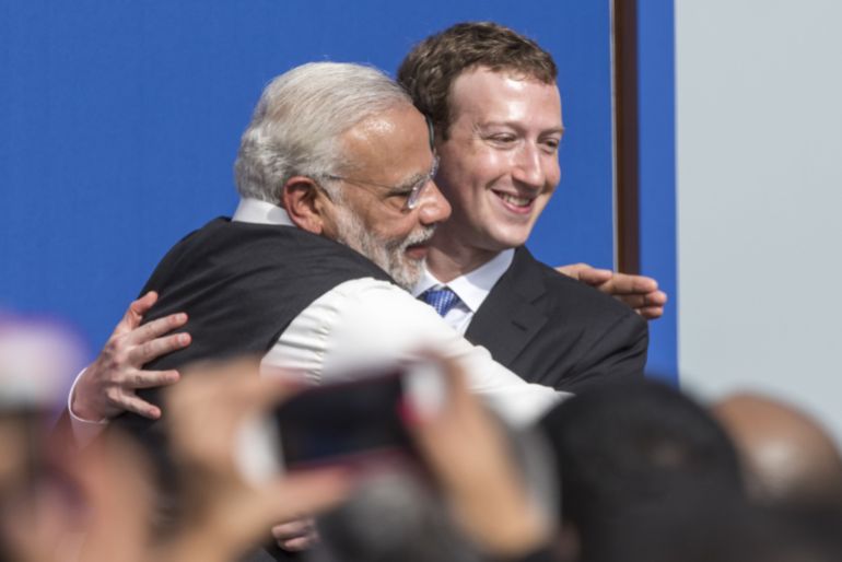 Narendra Modi, Indiens premiärminister, kramar Facebook VD Mark Zuckerberg