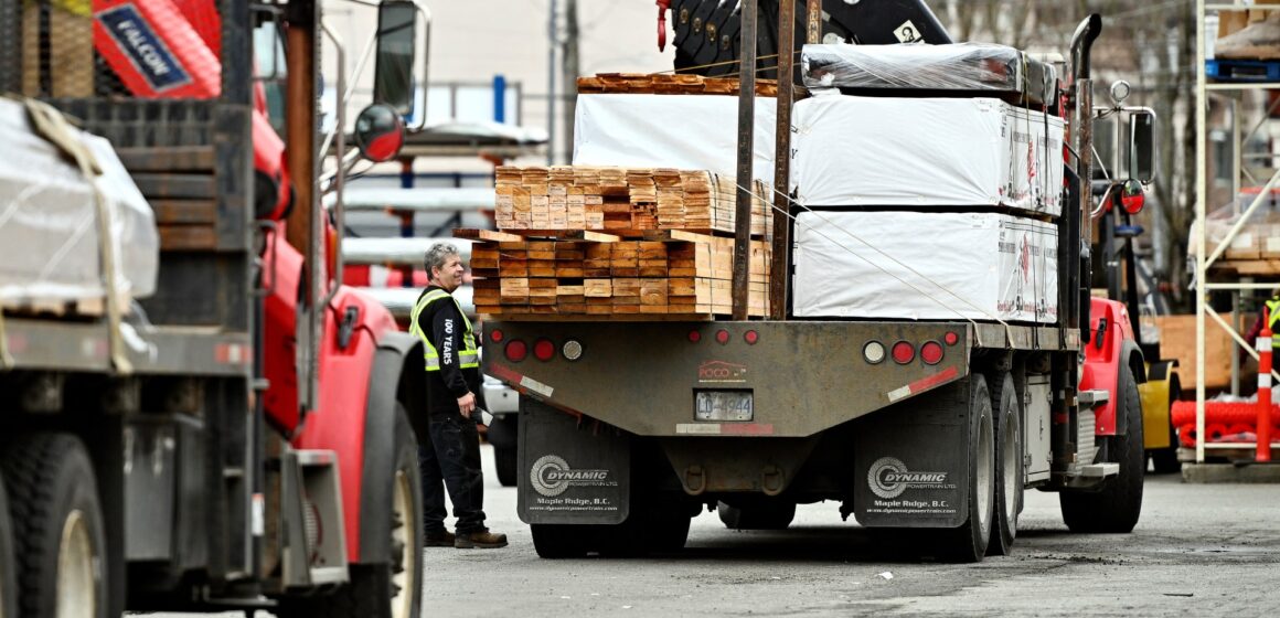 Kanadensisk arbetslöshet hoppar till 7,1% när tullar väger på ekonomin

