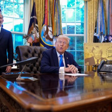 Trump åläggs avgift på 100 000 dollar per år för H-1B-visum

