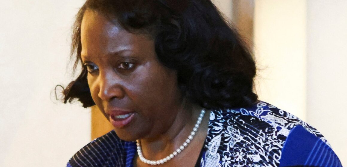 Trump ber Högsta domstolen att låta honom skjuta Fed Governor Cook

