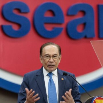 När Trump gör ett sällsynt besök i Malaysia, står premiärminister Anwars balansgång på prov

