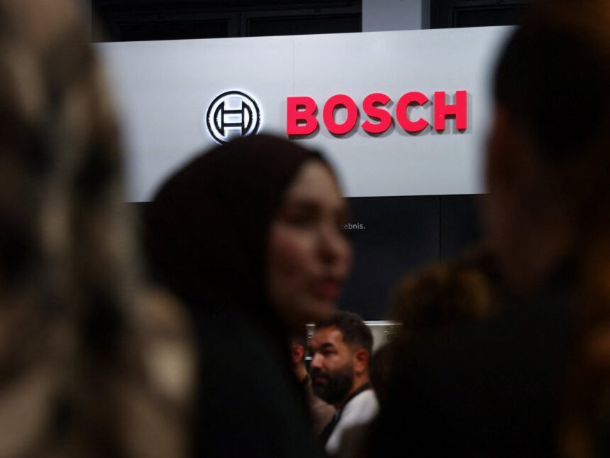 Bosch varnar för att produktionen utsätts för risk när Nexperia-tvisten Bosch varnar för att produktionen utsätts för risk när Nexperia-tvisten drabbar billeverantörer
