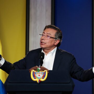 Colombias Gustavo Petro avfärdar hotade amerikanska biståndsnedskärningar som "ingenting"


