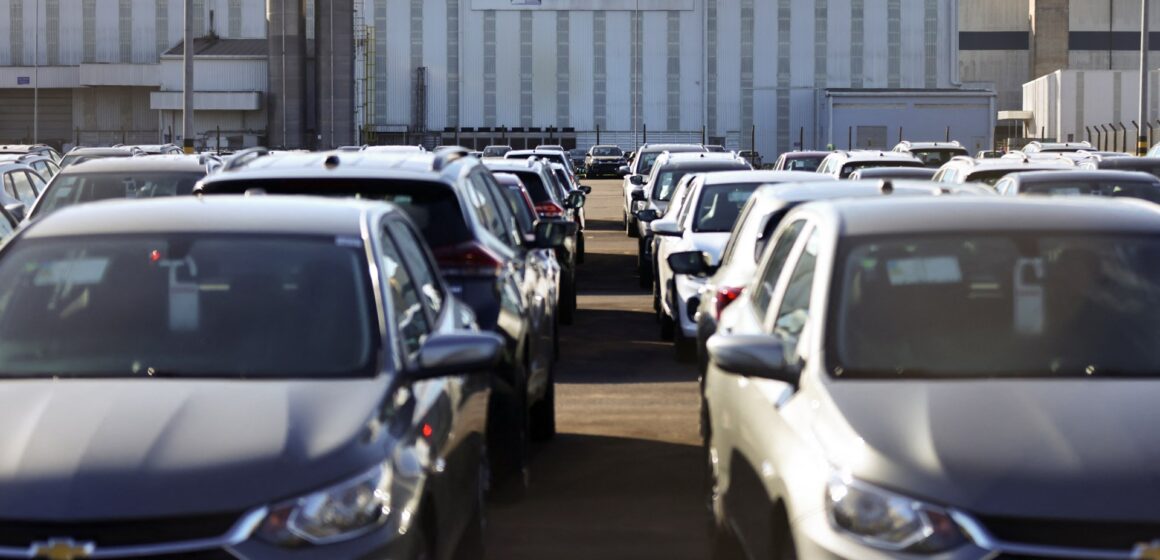 GM tar 1,6 miljarder dollar som EV -skattekredit löper ut i USA

