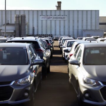 GM tar 1,6 miljarder dollar som EV -skattekredit löper ut i USA

