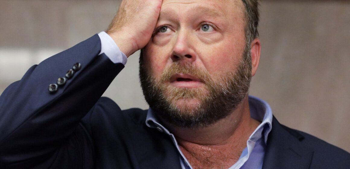 Högsta domstolen avvisar Alex Jones Challenge to Defranding dom

