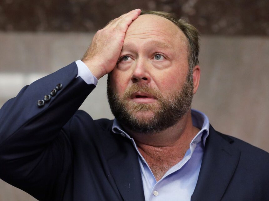 Högsta domstolen avvisar Alex Jones Challenge to Defranding dom

