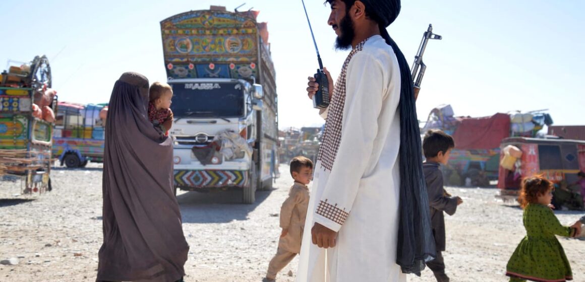 Österrike utvisar den första personen till Afghanistan sedan talibanernas maktövertagande
