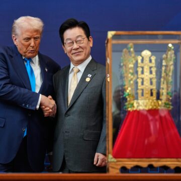 Sydkorea överöser Trump med gåvor när det arbetar på ett mjukare handelsavtal

