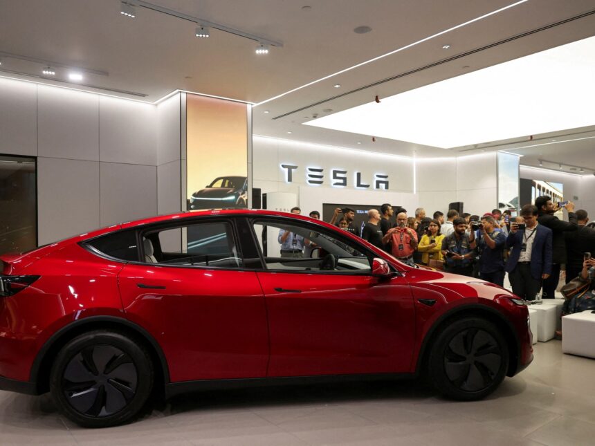 Tesla Sales Jump när köpare kryper innan EV -skattekredit löper ut

