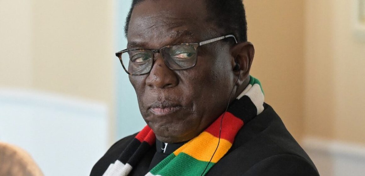 Zimbabwes regeringsparti vill förlänga Mnangagwas presidentskap till 2030

