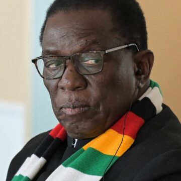Zimbabwes regeringsparti vill förlänga Mnangagwas presidentskap till 2030

