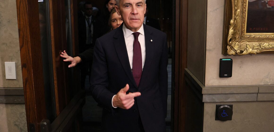 Den kanadensiska premiärministern Mark Carney godkänner budgetomröstningen och förhindrar snabbval

