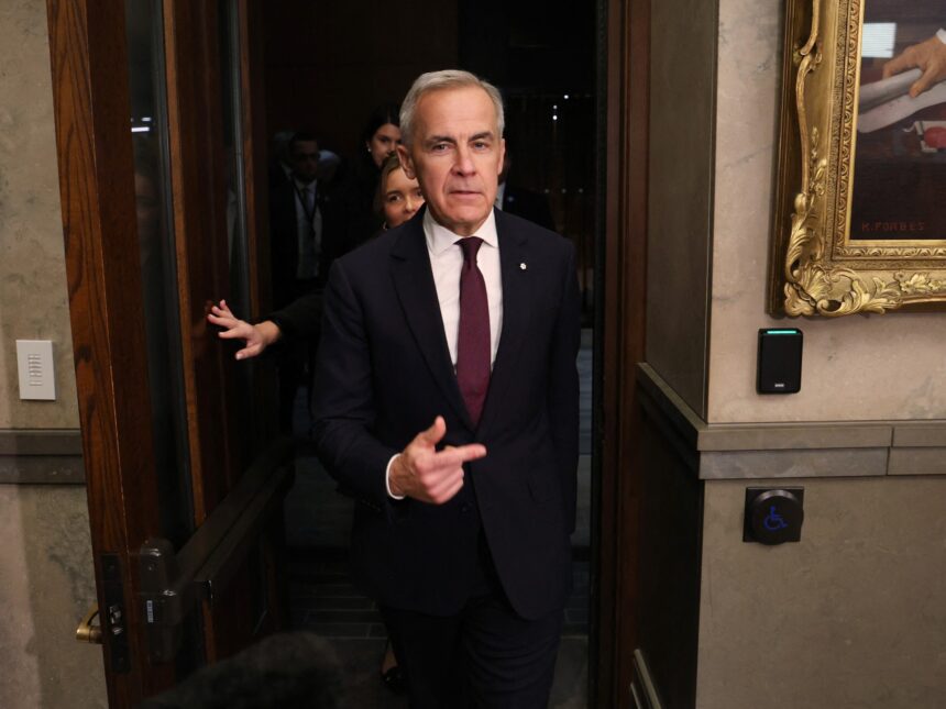 Den kanadensiska premiärministern Mark Carney godkänner budgetomröstningen och förhindrar snabbval

