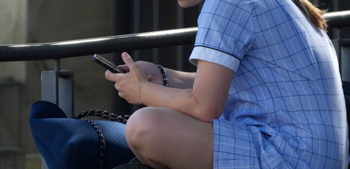 Australien slår ner på "nudify"-sajter som används för AI-genererat barnmisshandel

