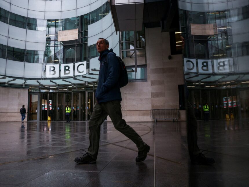 BBC ber Trump om ursäkt för dokumentären, avvisar påstående om ärekränkning

