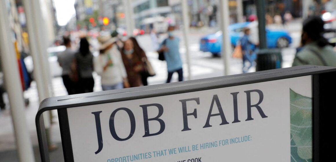 Den amerikanska ekonomin lägger till 119 000 jobb i september när arbetslösheten stiger

