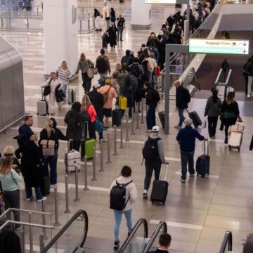 Flygbolag ställer in 3 300 flyg i USA på grund av rädsla för att resor kan "sakta för att sippra"

