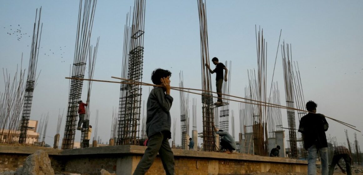 Indien genomför genomgripande arbetsreformer trots fackligt motstånd

