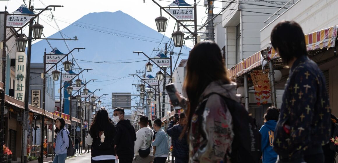 Japans turismaktier faller mitt i spott med Kina

