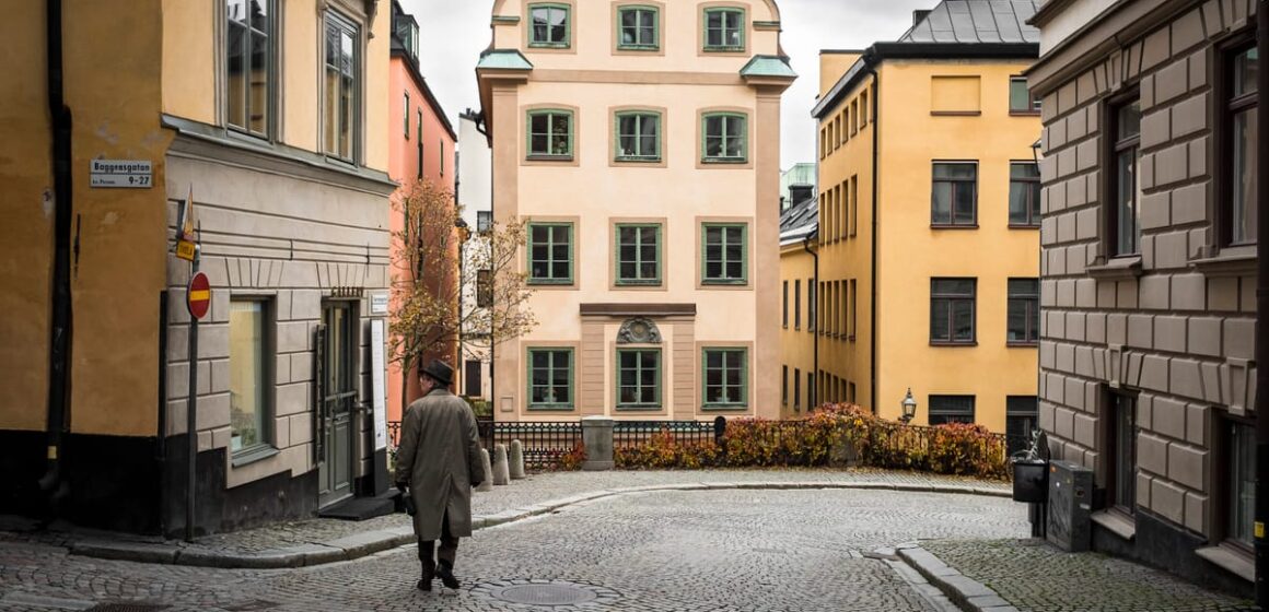 Nästan hälften av de västerländska väljarna tycker att demokratin är Nästan hälften av de västerländska väljarna tycker att demokratin är bruten, visar en internationell undersökning