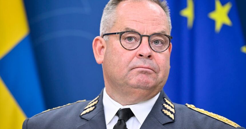 Ryssland "berett att ta enorma strategiska risker" för att testa Nato, varnar svensk toppgeneral
