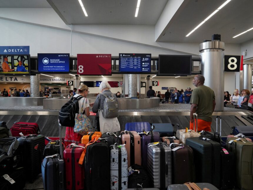 Trump-administratören avslutar planen som kräver att flygbolagen betalar passagerare för förseningar

