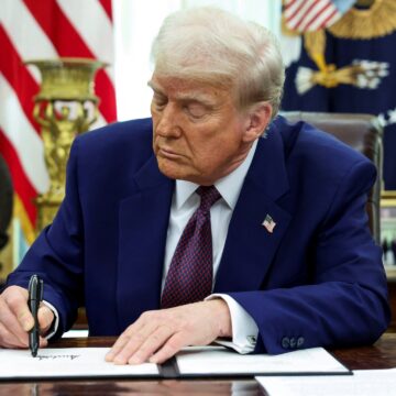 Trump föreslår en utdelning på 2 000 dollar för amerikaner. Skulle detta fungera?

