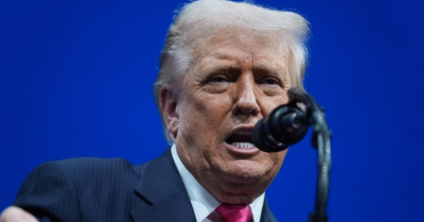 Trump säger att han undertecknat ett lagförslag för att släppa Epstein-filer

