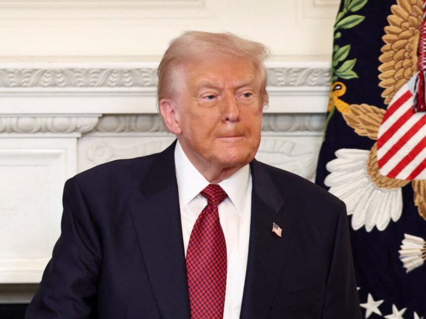 USA:s högsta domstolsdomare grillar Trumps advokat om lagligheten av tullar

