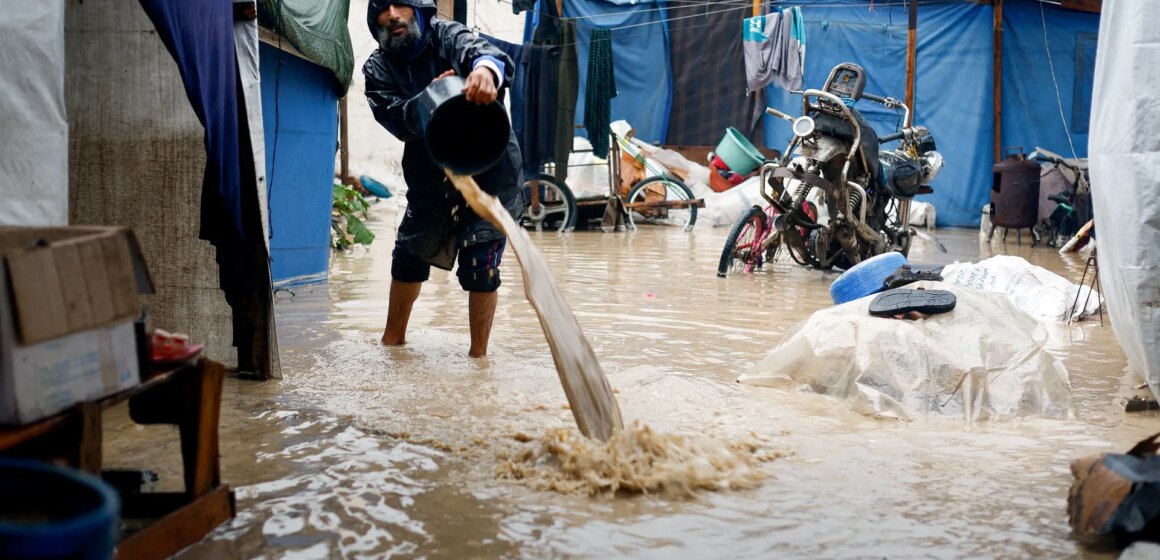 Fjorton palestinier, inklusive barn, dör i Gaza mitt i stormen Byron

