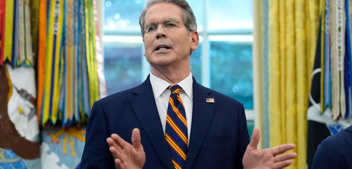 Bessent för att driva upp hemvistkrav för regionala amerikanska Fed-bankchefer

