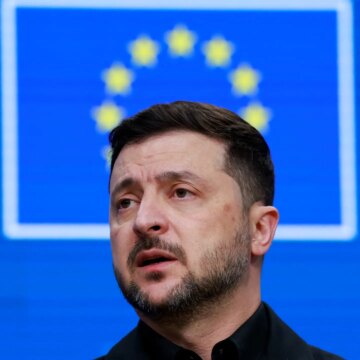 EU kommer överens om ett lån på 105 miljarder dollar för att stödja Ukrainas försvar mot Ryssland

