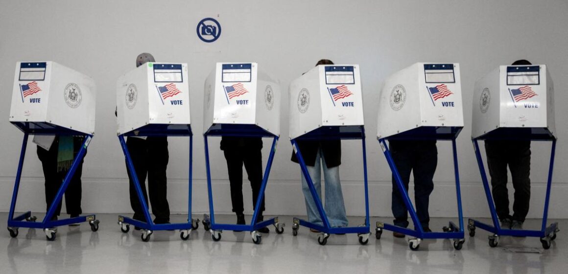 Hur liberal demokrati kan överleva en tid av spiralkriser
