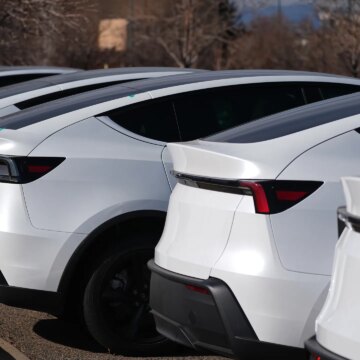 Kalifornien hotar Tesla med försäljningstopp på grund av marknadsföringsmetoder

