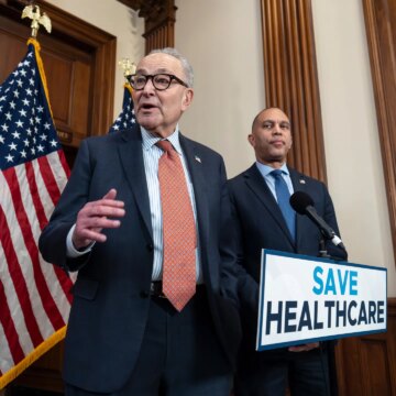 Republikanerna trotsar husledningen för att tvinga fram omröstning om sjukvårdssubventioner

