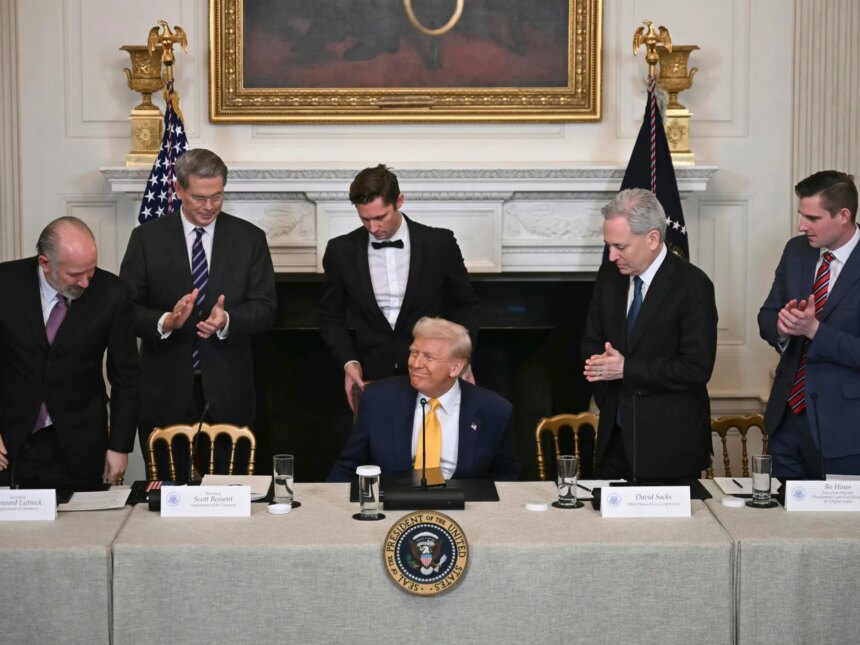 Trump Media Company tillkännager planer på att tilldela aktieägare digitala tokens

