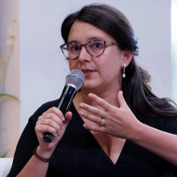 CBS News' Bari Weiss avslöjar en ny strategi mitt i motreaktioner, eftersläpningar i tittarsiffror

