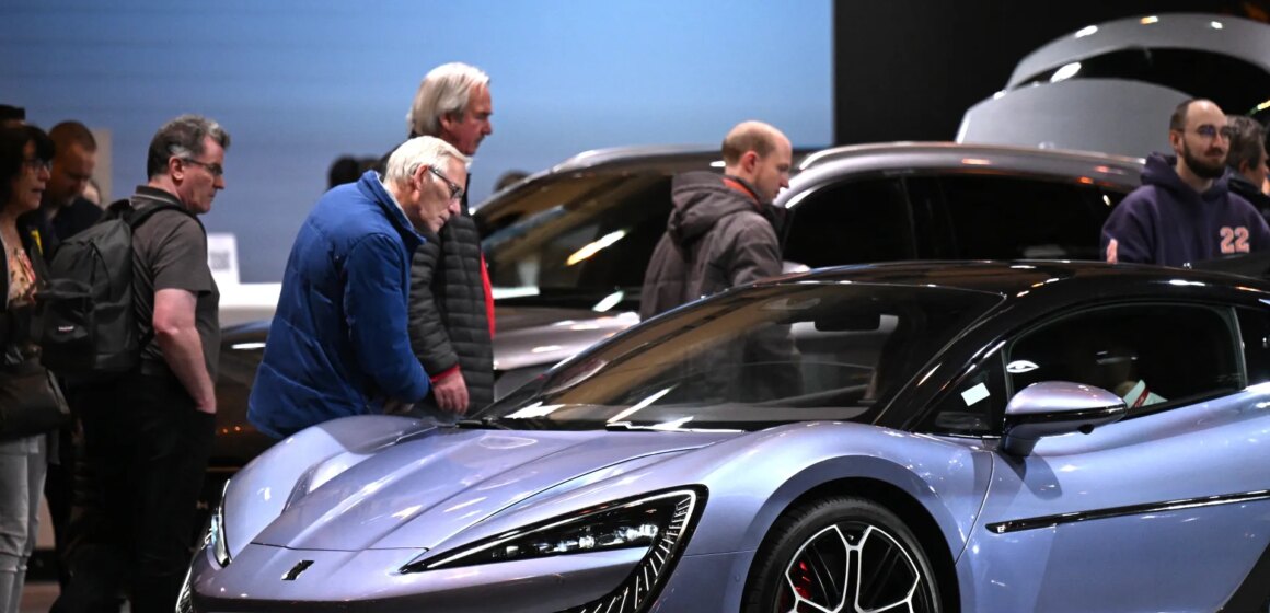 Tesla tappar plats som världens främsta elbilssäljare till Kinas BYD

