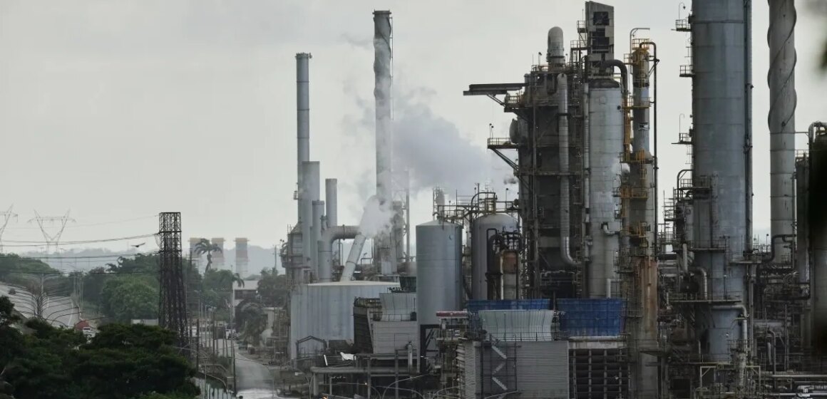 Trumps försök att befästa Venezuelas oljesektor står inför hinder, säger experter

