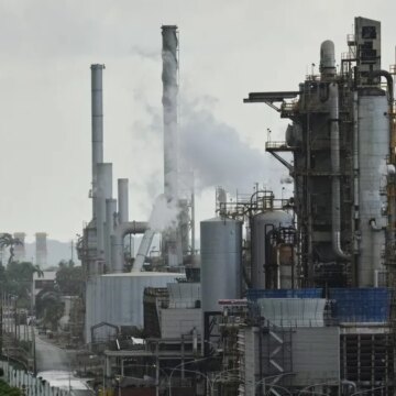 Trumps försök att befästa Venezuelas oljesektor står inför hinder, säger experter

