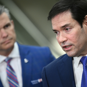 USA säger att de kommer att kontrollera Venezuelas oljeförsäljning "på obestämd tid"

