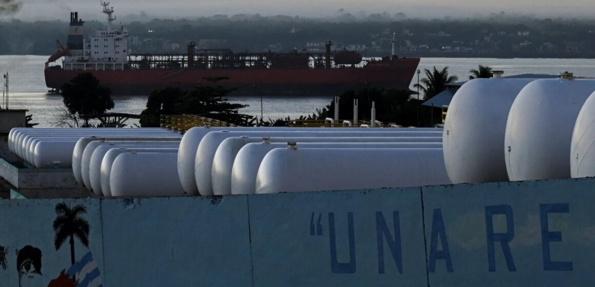 USA säger att de vill kontrollera Venezuelas olja på obestämd tid. Kan det?

