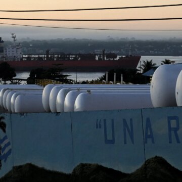 USA säger att de vill kontrollera Venezuelas olja på obestämd tid. Kan det?

