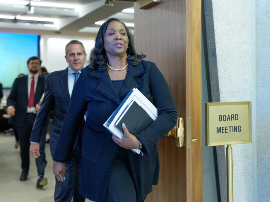 USA:s högsta domstol verkar vara ovillig att låta Trump sparka Feds Lisa Cook

