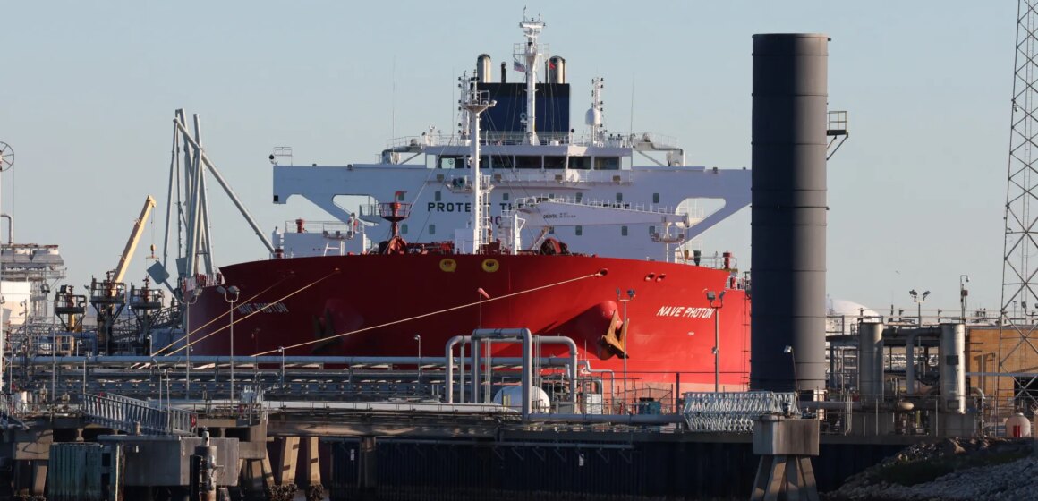 Venezuelas interimistiska presidents oljelagsreform för att bryta med Chavez-modellen

