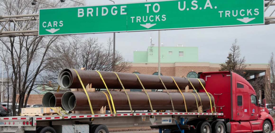 Trump hotar att blockera öppningen av Detroit-Kanada-bron

